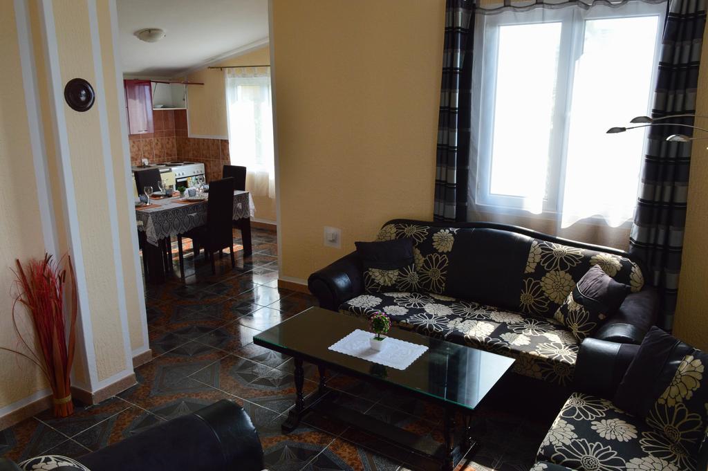 Apartment Sunny Бар Екстер'єр фото